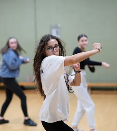 girl dancing