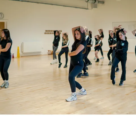 girl dancing